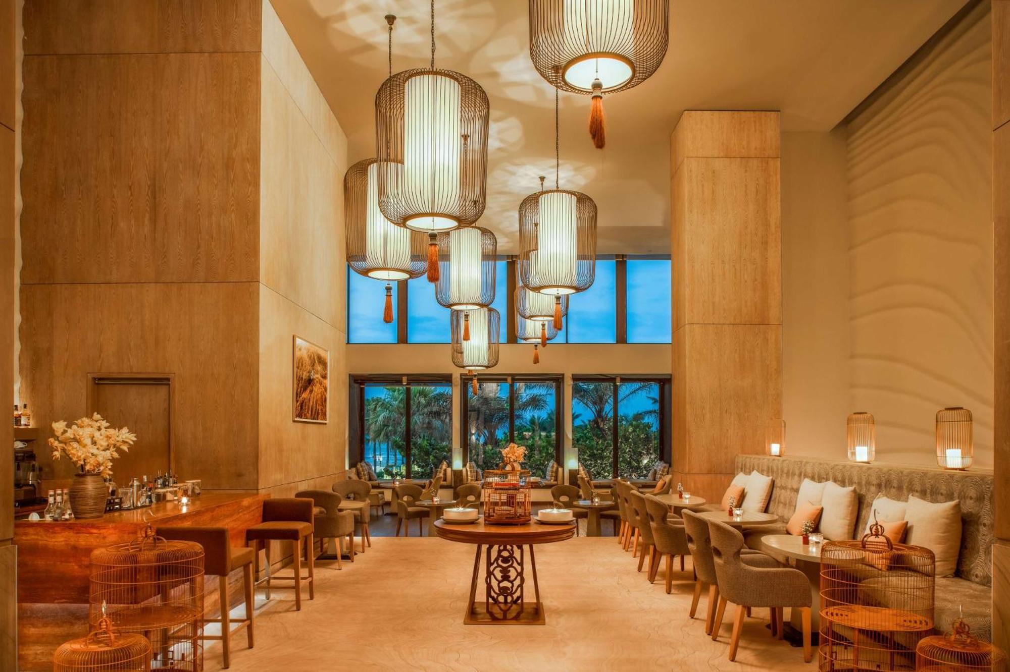 Hyatt Regency Danang Resort And Spa Da Nang Exterior foto The restaurant at the hotel